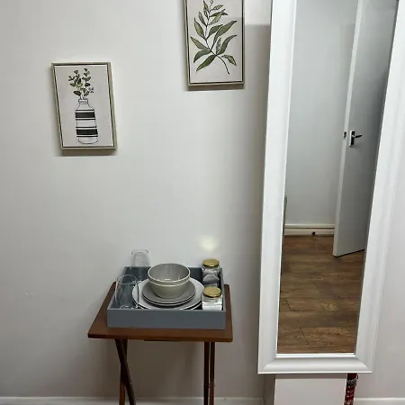 Premium Studio Flat 02 In Central London-2