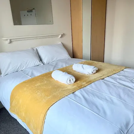 Aldgate Holiday Rooms-2