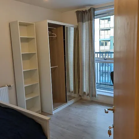 Lovely Room In Modern Apartment-3