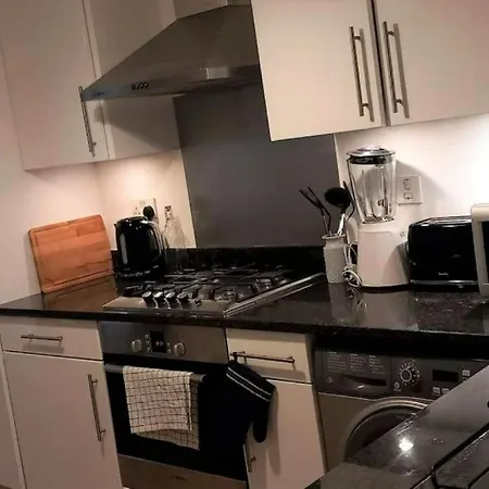 2 Bedroom Victorian Garden Flat-2
