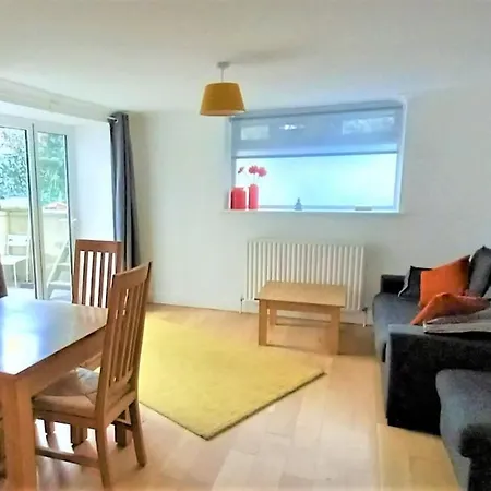 2 Bedroom Victorian Garden Flat-3