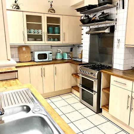 Aldgate Holiday Rooms-3