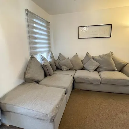 Cosy One Bedroom Flat In London-2