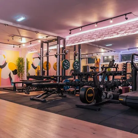 Chelsea Flat 10 Mins Harrods, Balcony, Gym, Air Conditioning-3