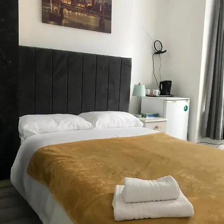 Double Room Central Location-3