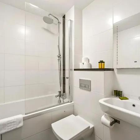 Mulberry Flat 5 - One Bedroom 3Rd Floor By City Living London-3
