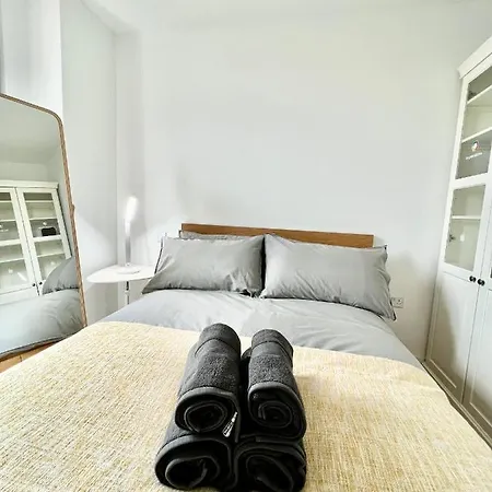 Luxury 2 Bedroom 2 Bathroom Apartment - London City Airport-2