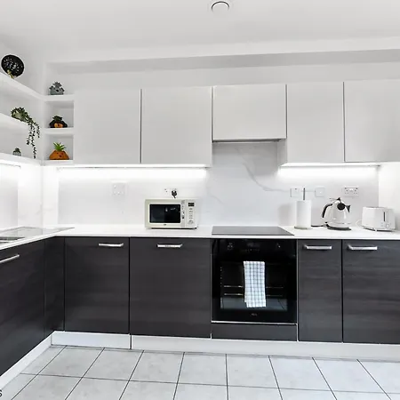 Exclusive 3 Bed 3Bath Penthouse Near Canary Wharf-2