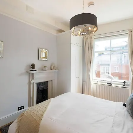 Lovely Chelsea Apartment-3