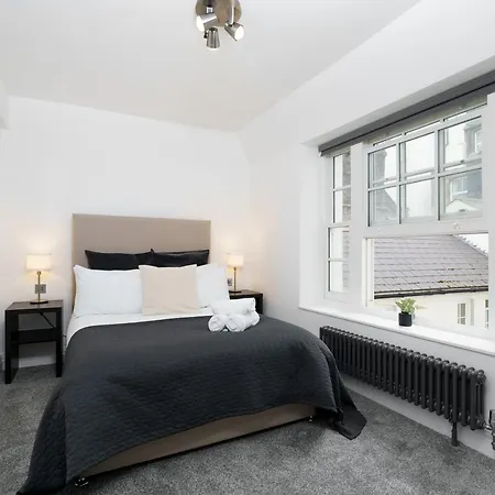Aircon 2 Bedr, 3 Beds, 2 Bath Covent Garden, Subway-3