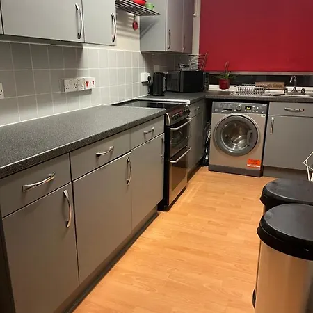 1 Bedroom Garden Flat Zone 2-3