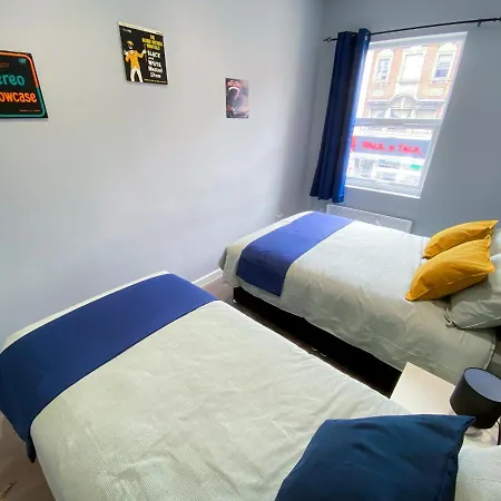 Stylish 1 Bedroom Flat In Wood Green-3