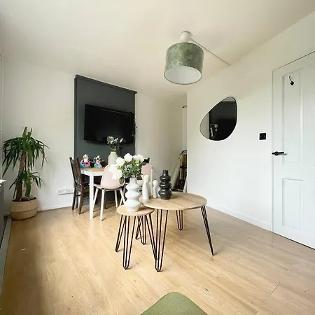 Stylish 2 Bedroom Flat In Angel Central Location-3