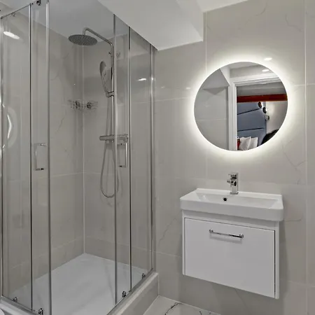 Modern Studio Flat-3