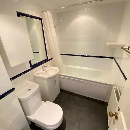Wonderful Baker Street Flat!-3