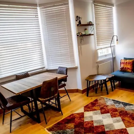 Airy, 3 Bedrooms, Ensuite , Central London Flat-2