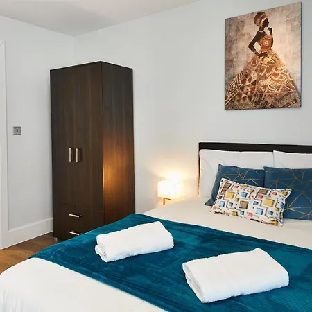 Elegant Plus Luxury Apartments-2