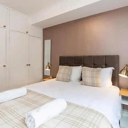Lovely Apartments In Landward Court-2