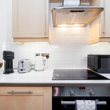 Leicester Square Apartment-2