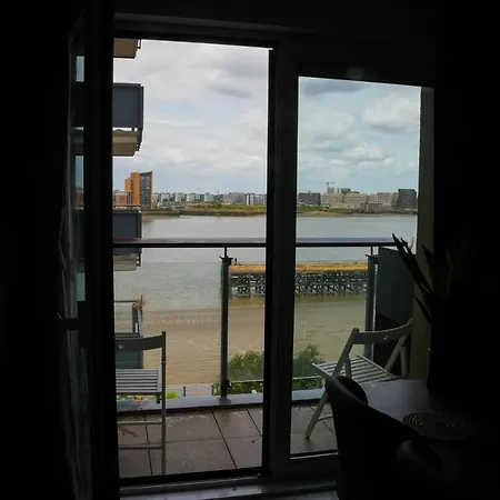 2 Bed River View Greenwich-2