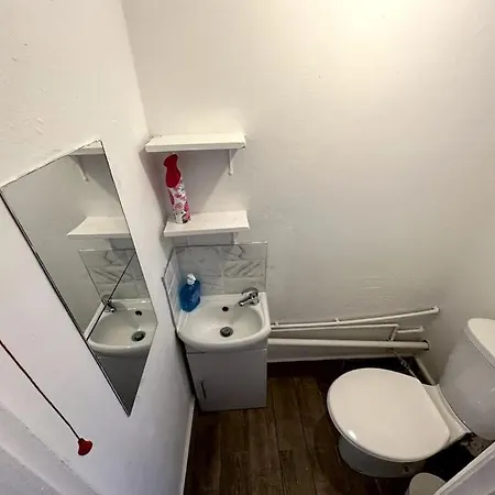Incredible 2 Bedroom On Tower Bridge-2