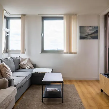 City Air Apartments - Shadwell - Great Transport Links-2