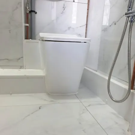 Ensuite With Kitchen Stunning Double-Bed Room In Zone 2-3