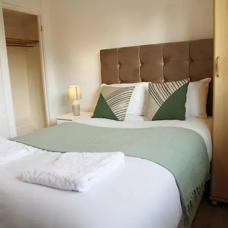 Ensuite With Kitchen Modern Large Double-Bed Room In Zone 2-2