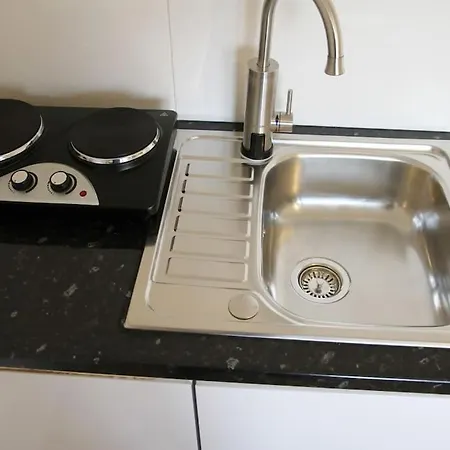 Ensuite With Kitchen Modern Large Double-Bed Room In Zone 2-3