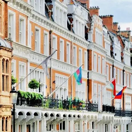 2 Bedroom Flat In Diplomatic Enclave In Kensington-3