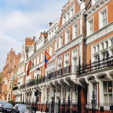 2 Bedroom Flat In Diplomatic Enclave In Kensington-2