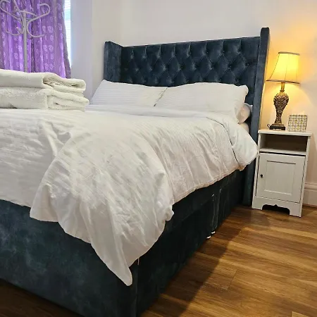 Lovely Rooms London-3