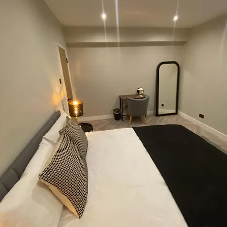 Luxury 2 Bed 1 Bath In Central London By Graceful Apartments-3