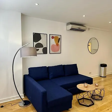 2A Soho Studios by Indigo Flats Sleeps 4-3