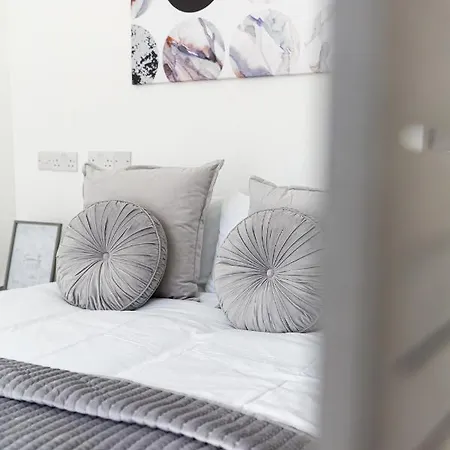 Cosy Central Studio Apartment Zone 2 (4)-3