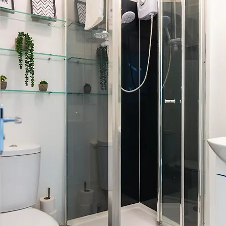Cosy Central Studio Apartment Zone 2 (4)-2
