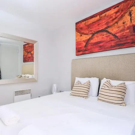 Glamorous Central Apartment-2