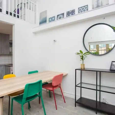 Modern & Spacious 2Bd Apartment In Limehouse-2