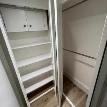 Well-Positioned Studio Flat-3