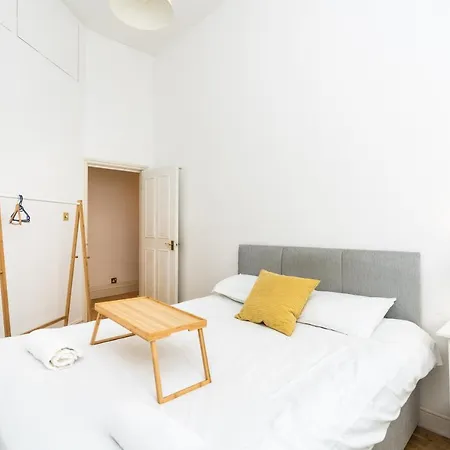 Spacious 2 Bedroom / Gloucester Road / Kensington-2