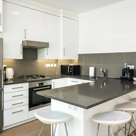 Spacious 2 Bedroom / Earls Court / Kensington-3