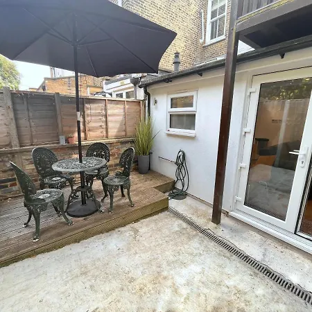 Two Bedroom Flat With Private Patio In Battersea-3
