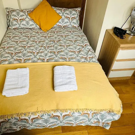 London Mackenzie Suites-2