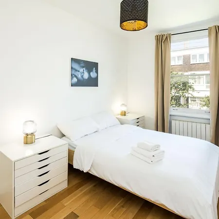 1 Bedroom Notting Hill-2
