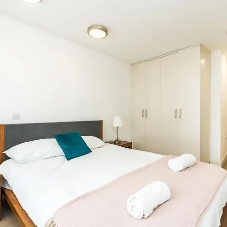 Amazing 2 bedroom / Earls Court / Kensington-3
