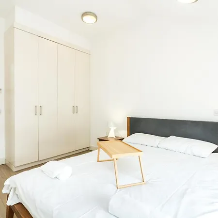 Cozy 2 Bedroom / Earls Court / Balcony-2