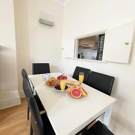 Grosvenor Gardens Apartments-2