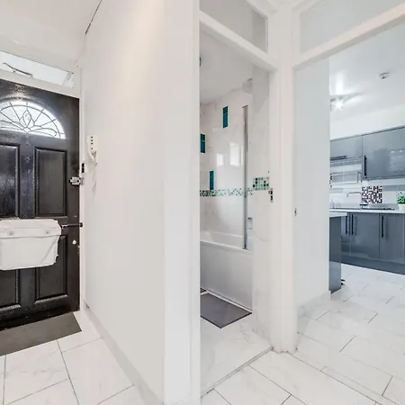 Deluxe 1 Bed Apartment - Battersea, Nine Elms & Vauxhall-3