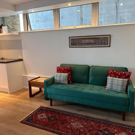 Midtown London Apartment-3