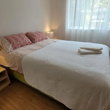 Antoni'S Apartment-2
